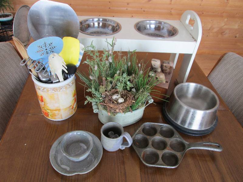lot 17 image: Kitchen Gadgets