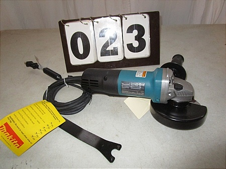 Makita 4-12 Angle Grinder