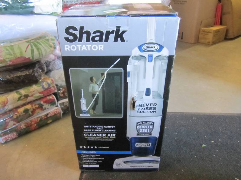 lot 7 image: Shark Rotator Professional Bagless ...