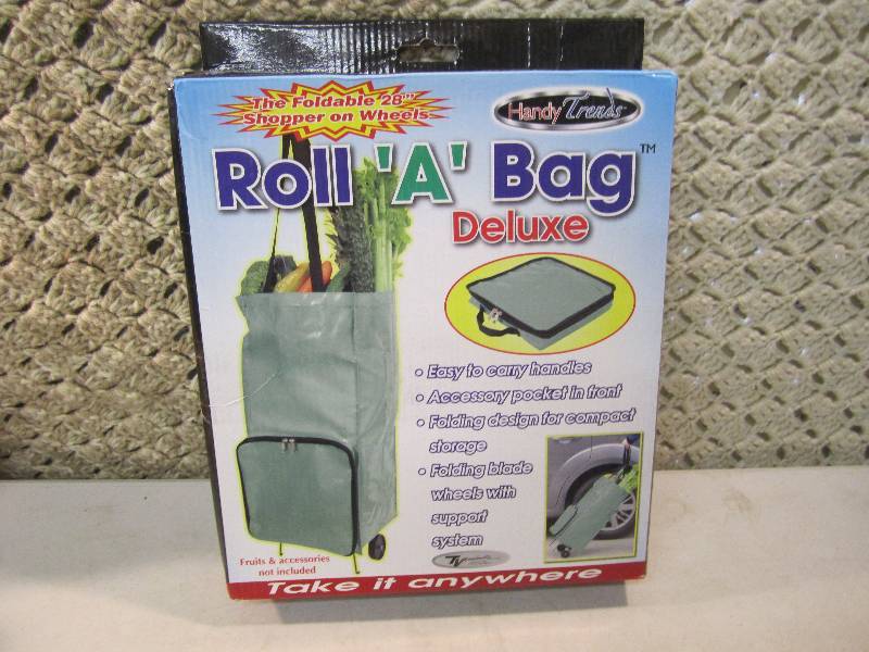 lot 71 image: Handy Trends Roll A Bag Deluxe Po...