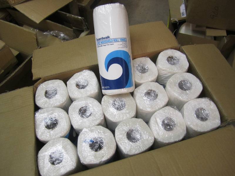 lot 184 image: Case of 30 Rolls Paper Towels  BR2...