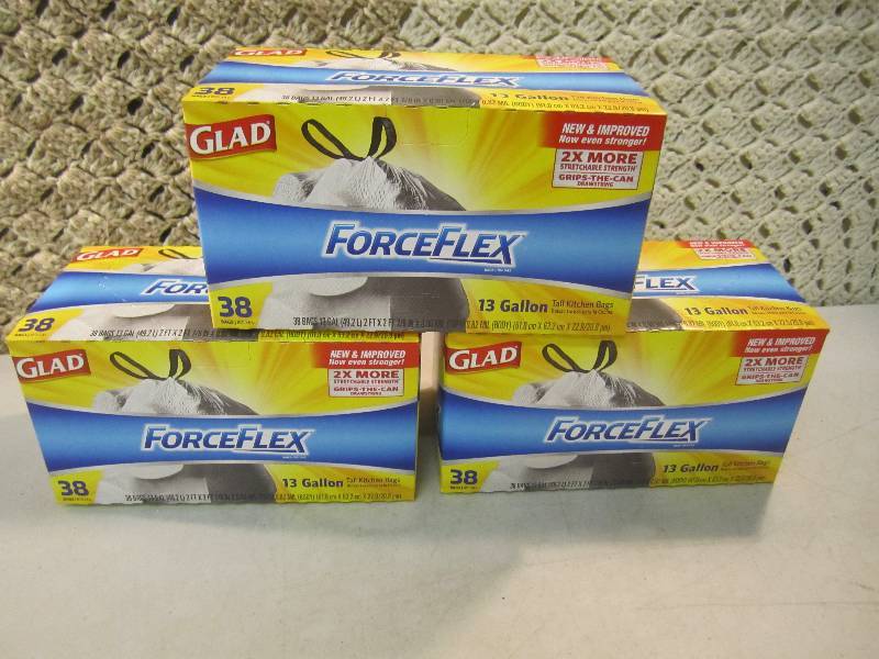 lot 189 image: Lot of 3 Boxes of 38 Glad Force Fle...