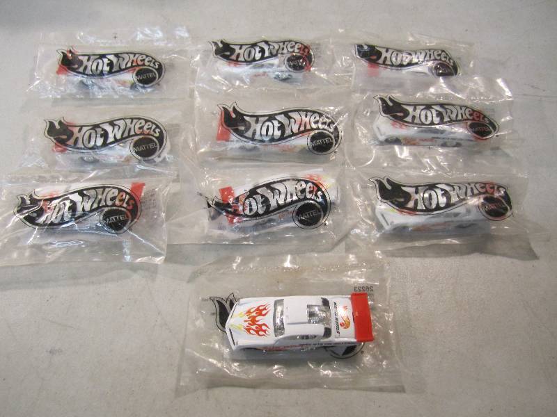 lot 204 image: Lot of 10 Hot Wheels Race Car 1 ope...