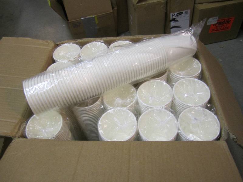lot 304 image: Case of 1000 White 8 oz Hot Cups 20...