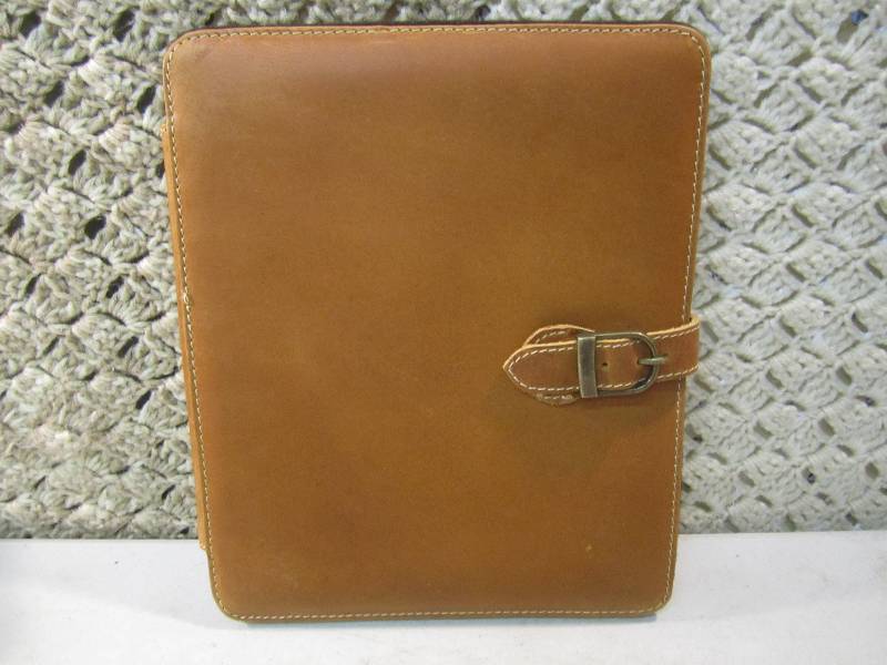 lot 327 image: Canyon Outback Leather Bear Canyon ...