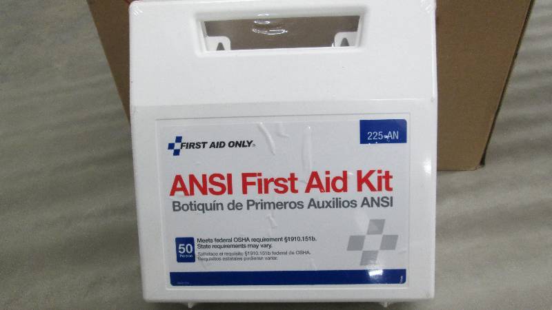 lot 21 image: 50 Person First Aid Kit, Plastic Ca...