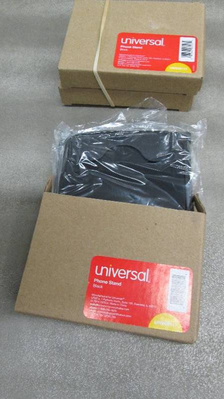 lot 34 image: Lot of 3 Universal 08117 Smartphone...