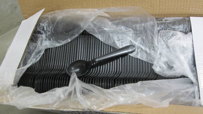 lot 51 image: Heavyweight Cutlery, Soup Spoons, 6...
