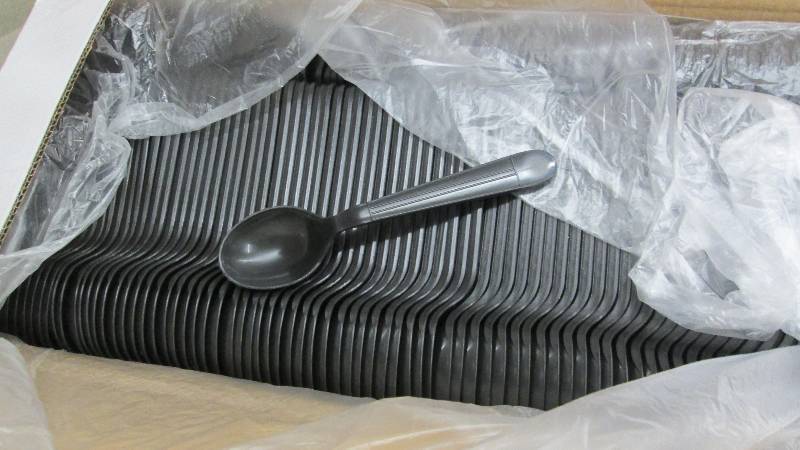 lot 53 image: Heavyweight Cutlery, Soup Spoons, 6...