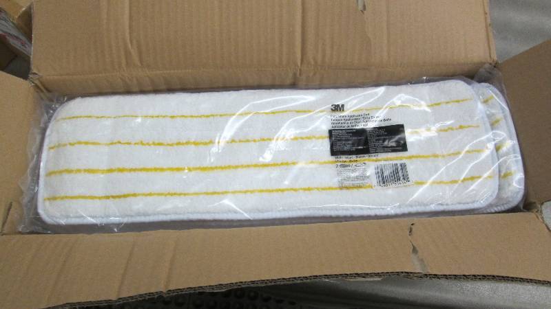 lot 71 image: 3M 55434 Floor Finish Applicator pa...