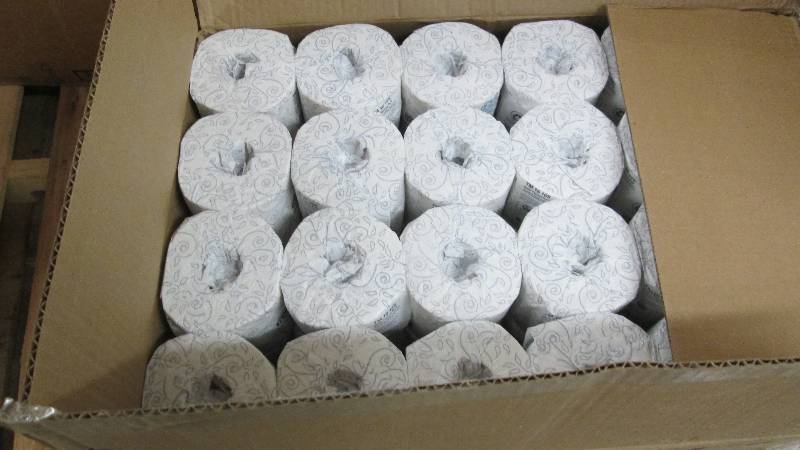 lot 85 image: Tork Universal TM1616S Bath Tissue ...