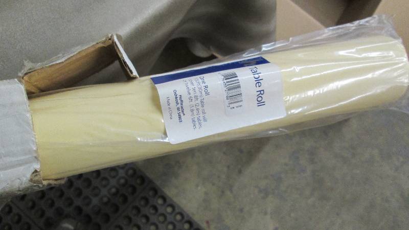lot 94 image: Ivory Plastic Table Roll 40 inch x ...