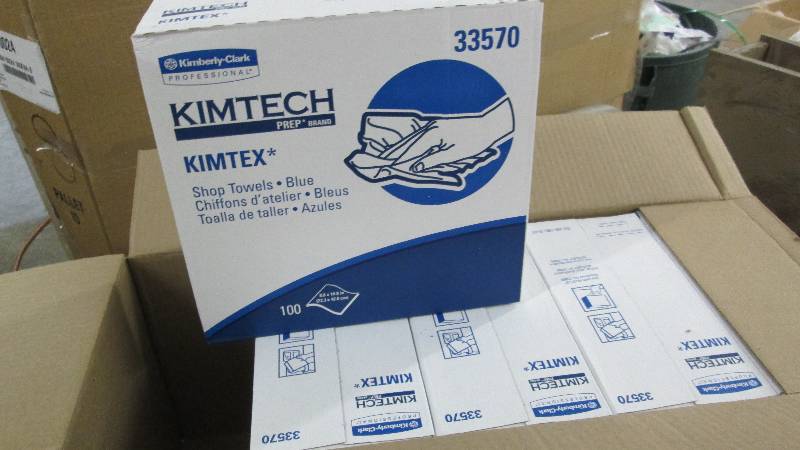 lot 100 image: Kimtech 33570 KIMTEX Disposable Wip...