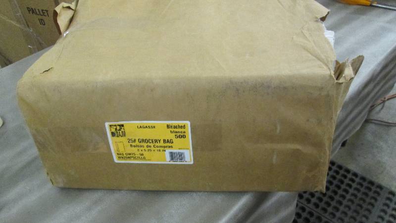 lot 124 image: PK of 500 25# Grocery Bag8x5.25x18 ...