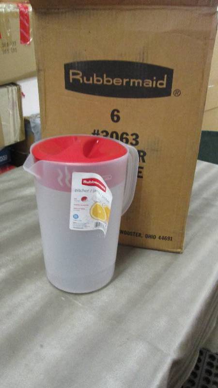 lot 186 image: Case of 6 Rubbermaid 1 Gallon Pitch...