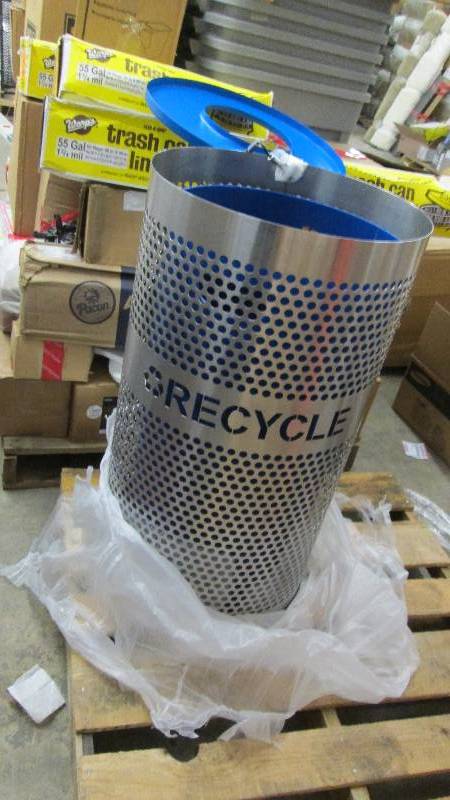 lot 272 image: Large Metal  Recycling Bin with Lin...