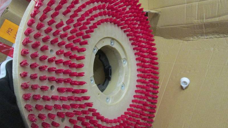 lot 289 image: Replacement Scubber Pad 19 inch...