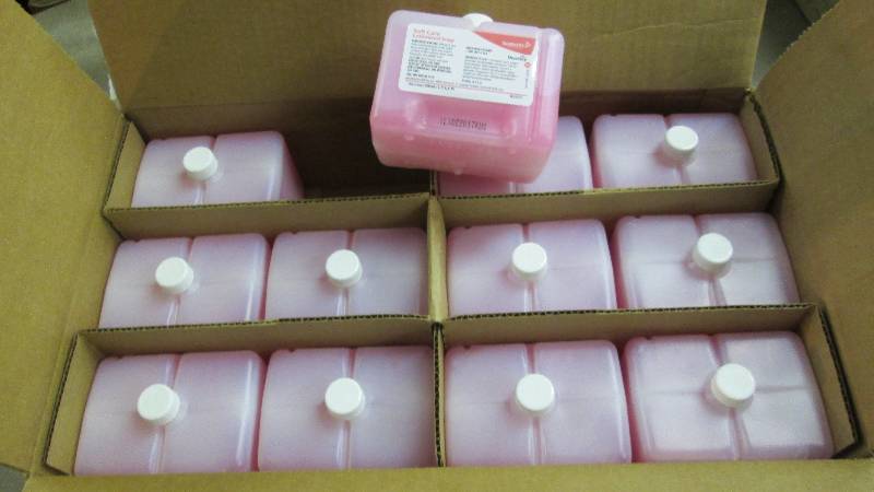 lot 300 image: Case of 12 - 600 ml Soft Care Lotio...