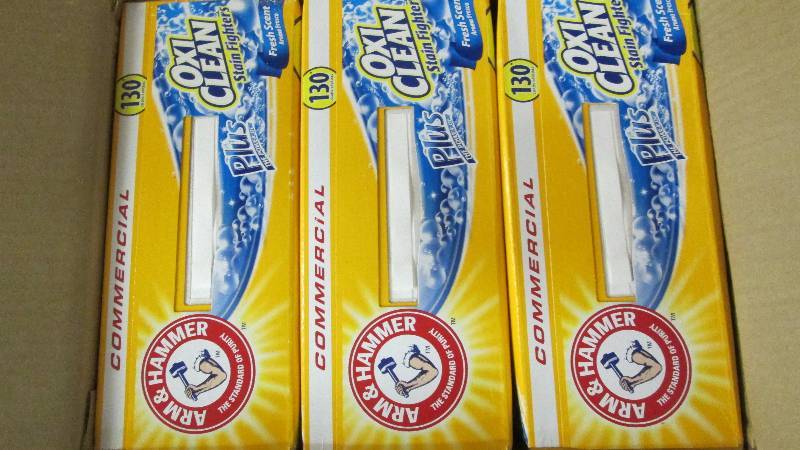 lot 307 image: Case of 3 Arm & Hammer Powder Laund...