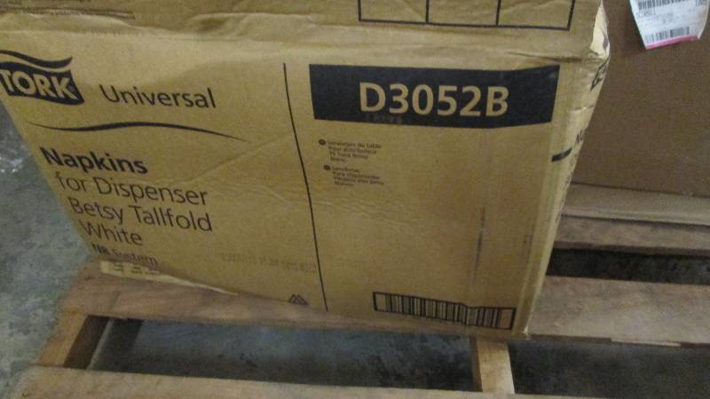 lot 317 image: Tork D3052B Universal Betsy Tallfol...