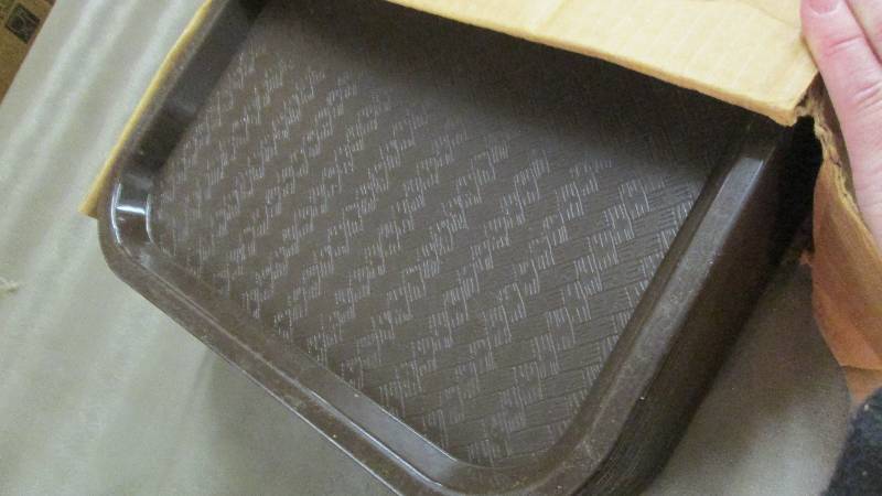 lot 322 image: Box of 24 - Carlisle 12x16 inch Dar...