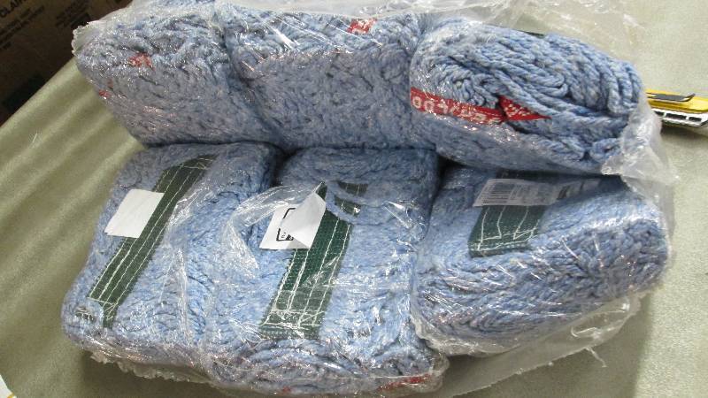 lot 325 image: Lot of 6 Rubbermaid Commercial Swin...