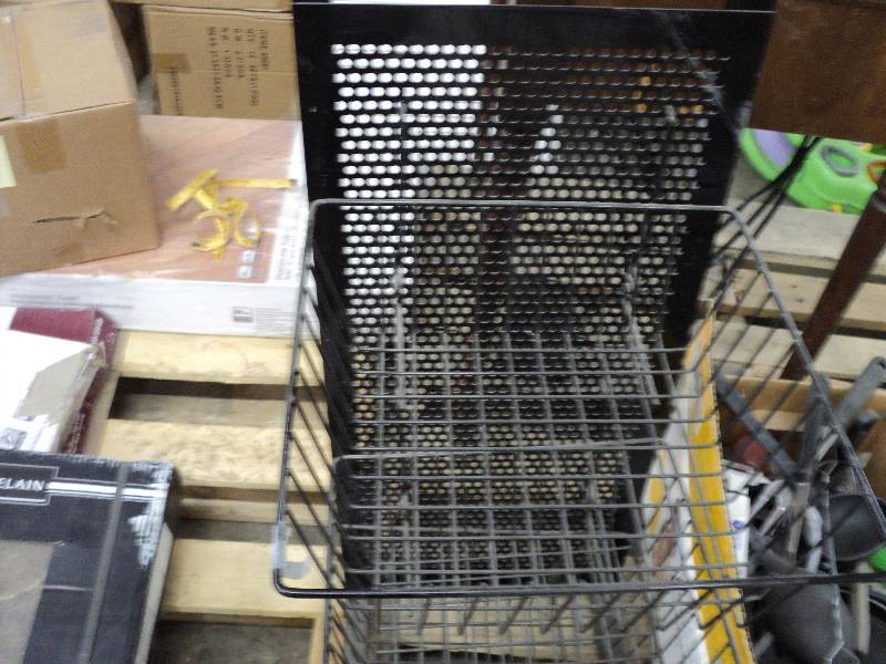 lot 126 image: Wire storage container with adjusta...