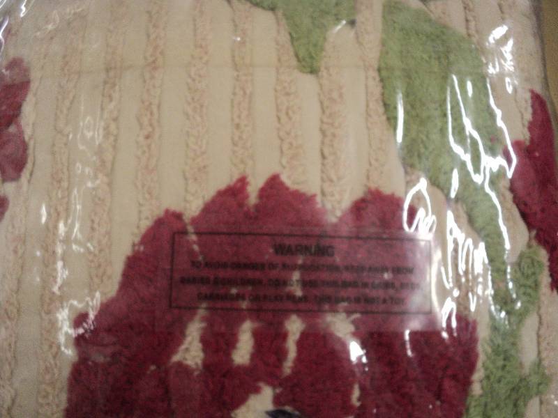 lot 140 image: Twin size Lila Chenille bedspread...