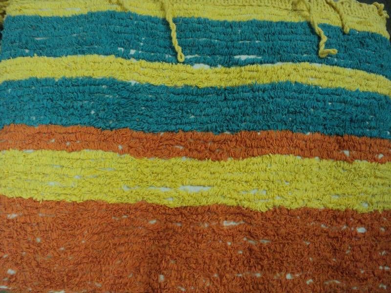 lot 142 image: Full size chenille bedspread...