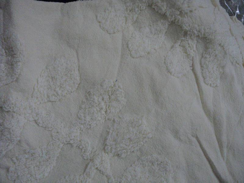 lot 143 image: Twin size chenille bedspread...