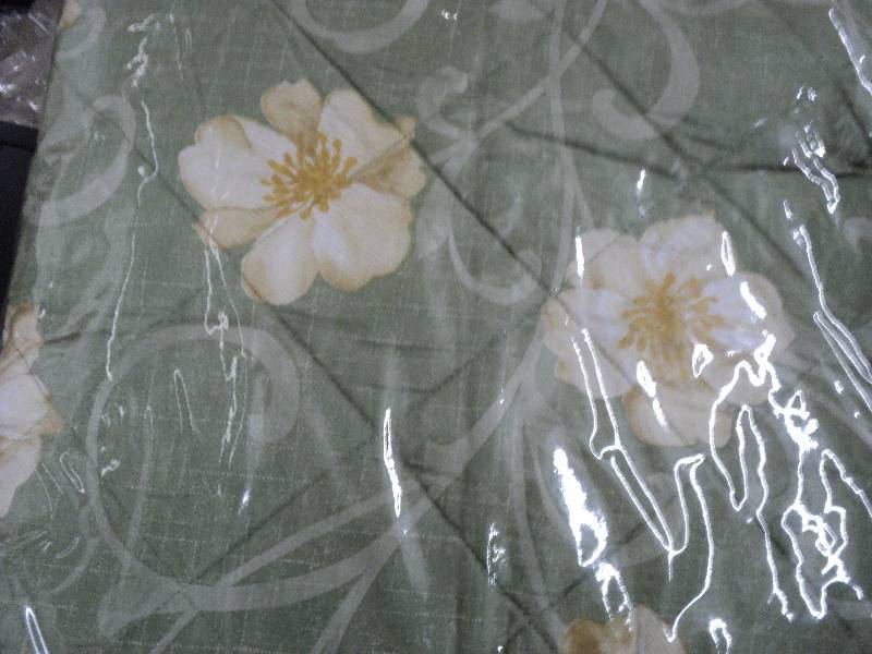lot 145 image: full size floral bedspread...