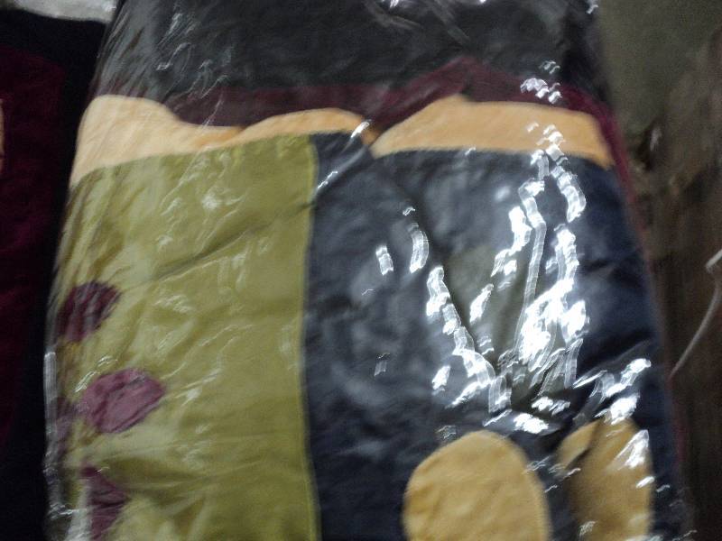 lot 148 image: twin size velour bedspread with 1 s...