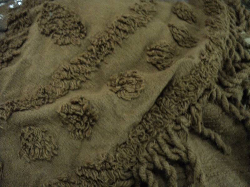 lot 163 image: brown chenille bedspread 118 x 118...