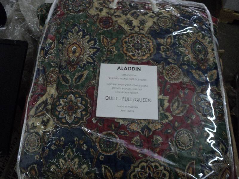 lot 182 image: FullQueen Aladdin quilt...