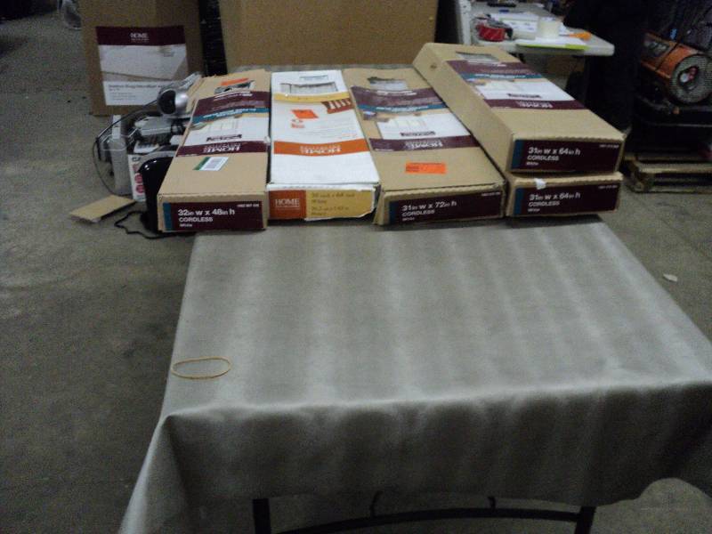 lot 195 image: 1 HOME DECORATORS COLLECTION 30, 3...