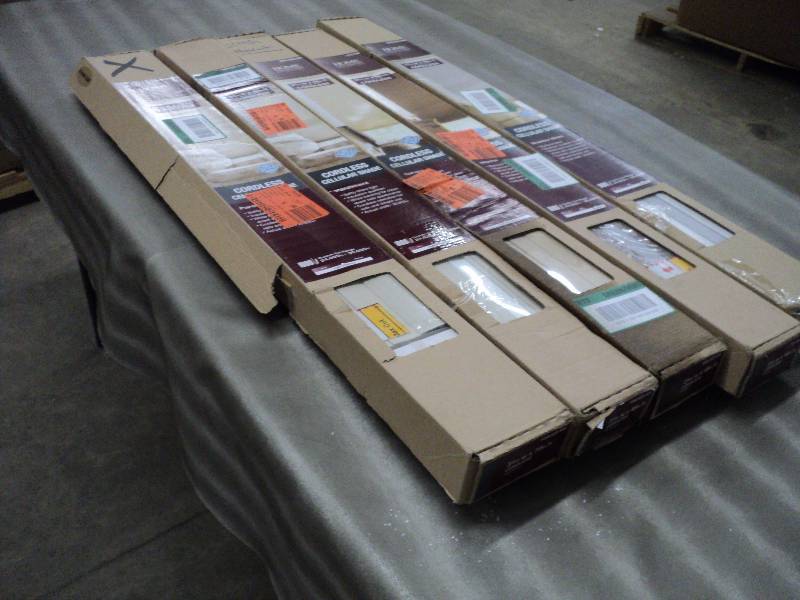lot 200 image: 5 HOME DECORATORS COLLECTION 31 wi...