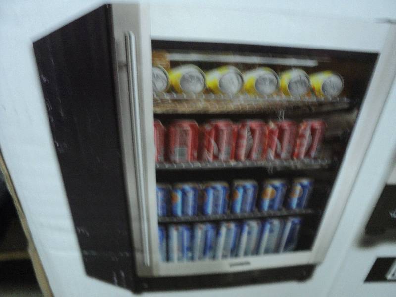 lot 206 image: Magic Chef 5.1 cubic foot stainless...