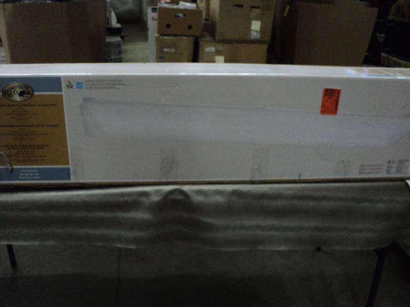 lot 224 image: 4ft LED ceiling light...
