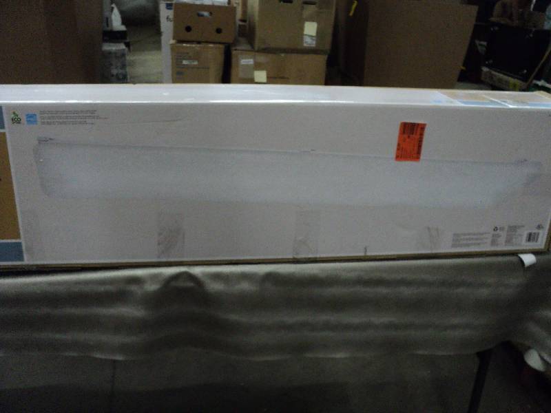 lot 226 image: 4ft LED ceiling light...