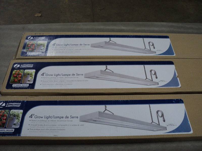 lot 228 image: 3 4ft Grow lights...