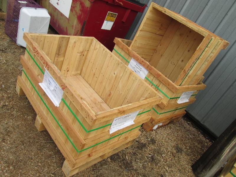 lot 19 image: 3 wood pallet bins measuring 43 x 3...