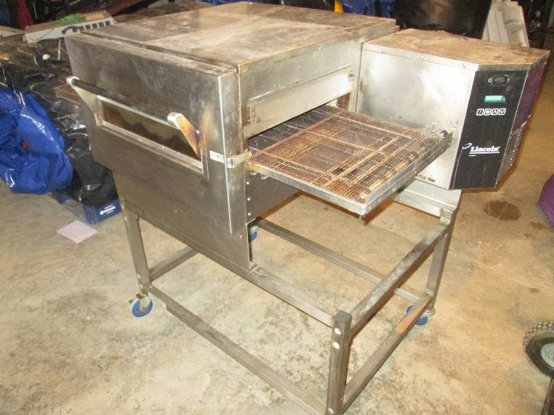 lot 51 image: Lincoln Enodus gas pizza oven, NSF ...