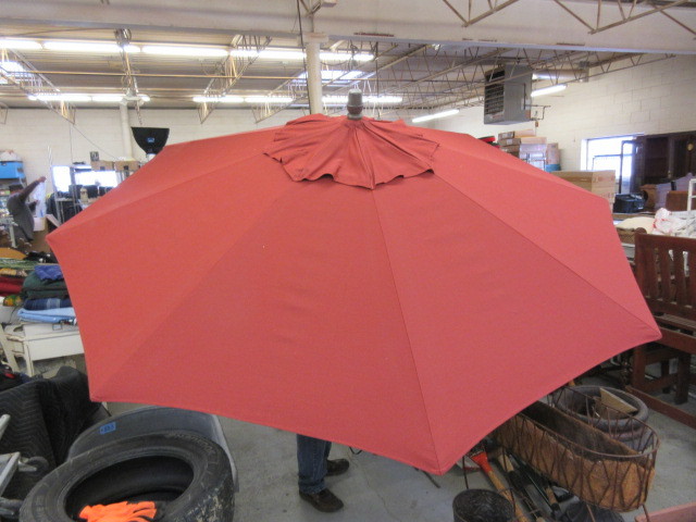 CRANK OUT PATIO UMBRELLA