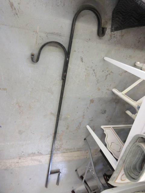SHEPARDS HOOKS