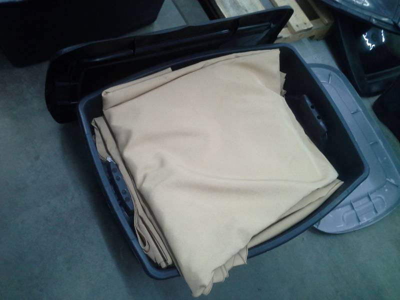 lot 52 image: Linens