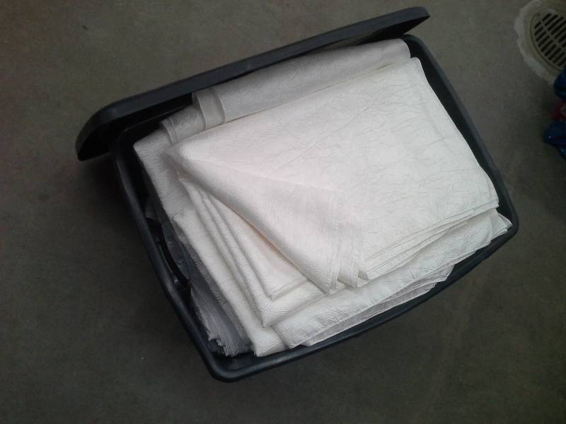 lot 70 image: Tub of White Linens