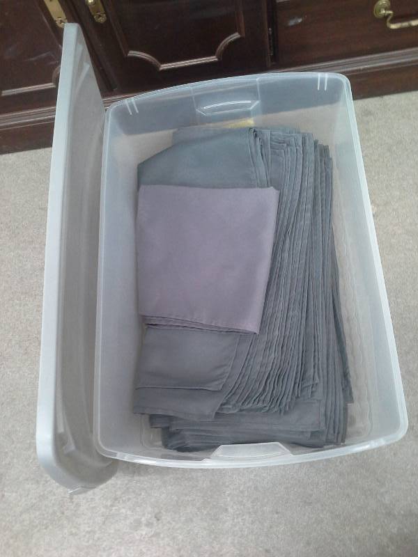 lot 107 image: Napkins