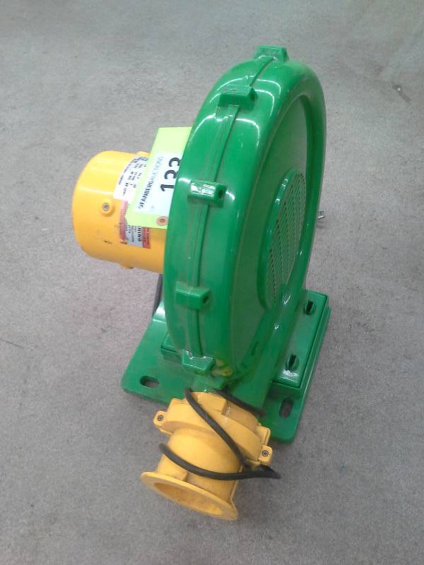 lot 133 image: 1200W Blower