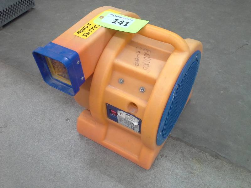 lot 141 image: Blower (Cord Needs Repair)