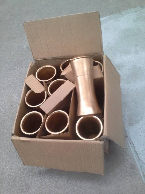 lot 162 image: 9 Gold Vases